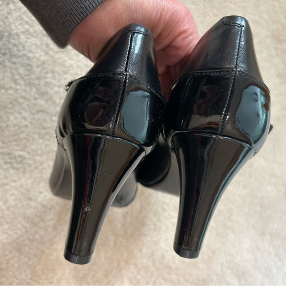 Giani Bernini Black Patent Leather T-Strap MaryJane Heels acadamia whimsgoth6.5M - Picture 6 of 6
